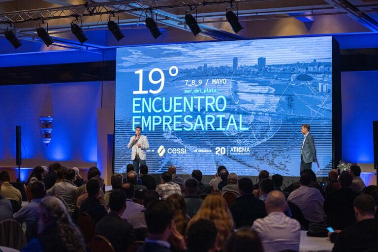 El software argentino bate récords de exportación y redefine su estrategia hacia la era de la IA