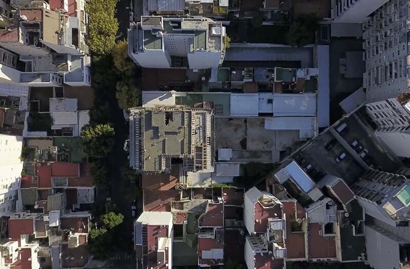 La guía completa para vender tu casa como terreno: cuándo conviene, cómo funciona y qué tener en cuenta