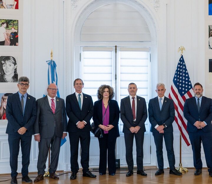A 32 años del atentado, se rindió un emotivo homenaje en Washington a las víctimas del atentado a la AMIA
