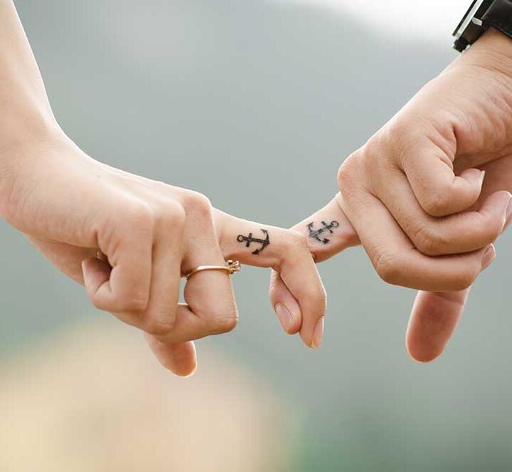 ¿Pasó de moda el amor? La paradoja es evidente: cuanto más acceso tenemos a las personas, más difícil parece volverse la conexión profunda