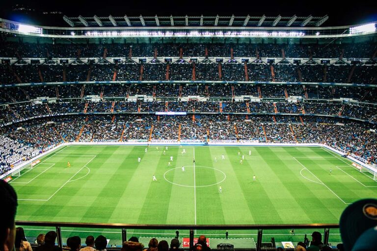 Según un estudio de Booking.com 8 de cada 10 argentinos incluiría en su lista de deseos ver en vivo una final de un torneo de fútbol