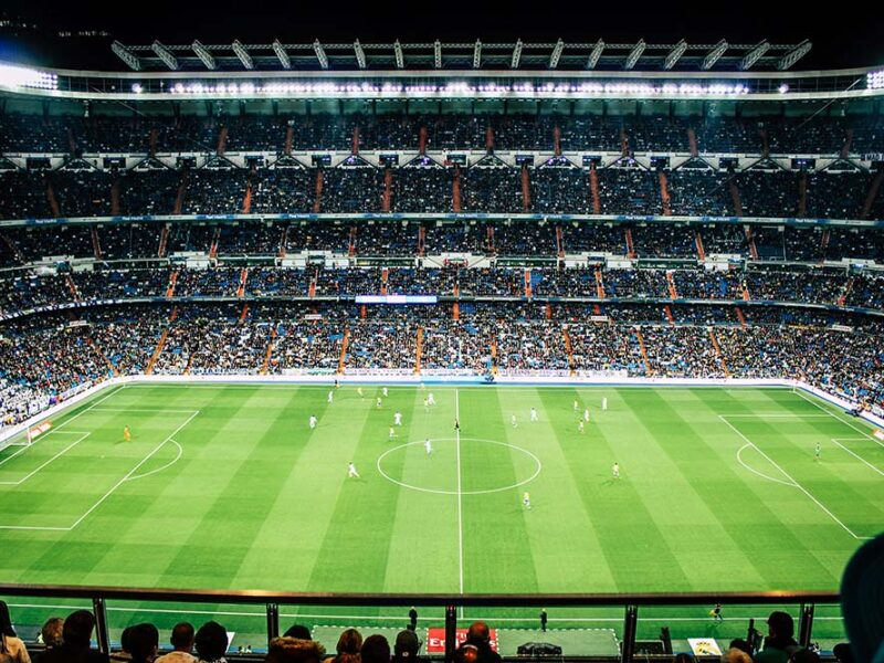 Según un estudio de Booking.com 8 de cada 10 argentinos incluiría en su lista de deseos ver en vivo una final de un torneo de fútbol