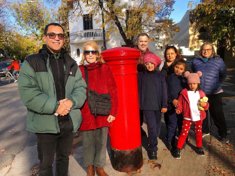 La Ciudad recupera buzones rojos, memoria urbana de los barrios y los porteños