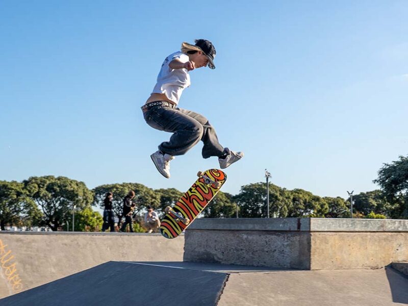 De chicos a profesionales: el boom de los skateparks de la Ciudad