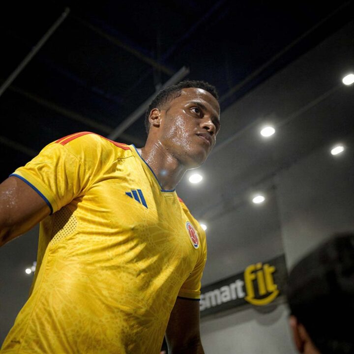 “La camiseta se suda antes de ponérsela”: la nueva campaña de Smart Fit protagonizada por Jhon Arias