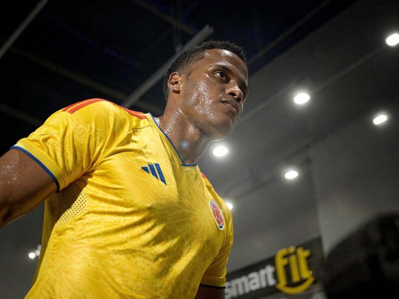 “La camiseta se suda antes de ponérsela”: la nueva campaña de Smart Fit protagonizada por Jhon Arias