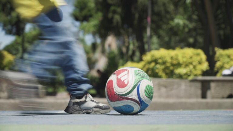 Se estrena “La cancha imaginaria”, una coproducción internacional que une fútbol e infancia en América Latina
