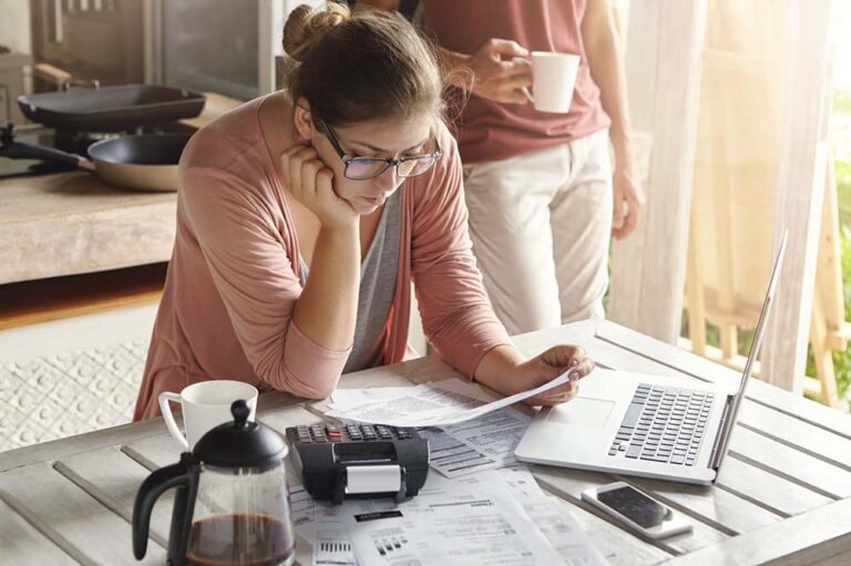 Cómo cuidar tus finanzas personales en un contexto económico cambiante, según Experian
