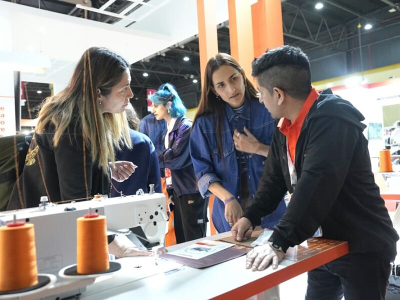 Más negocios y networking en el segundo día de Emitex, Simatex y Confemaq 2026