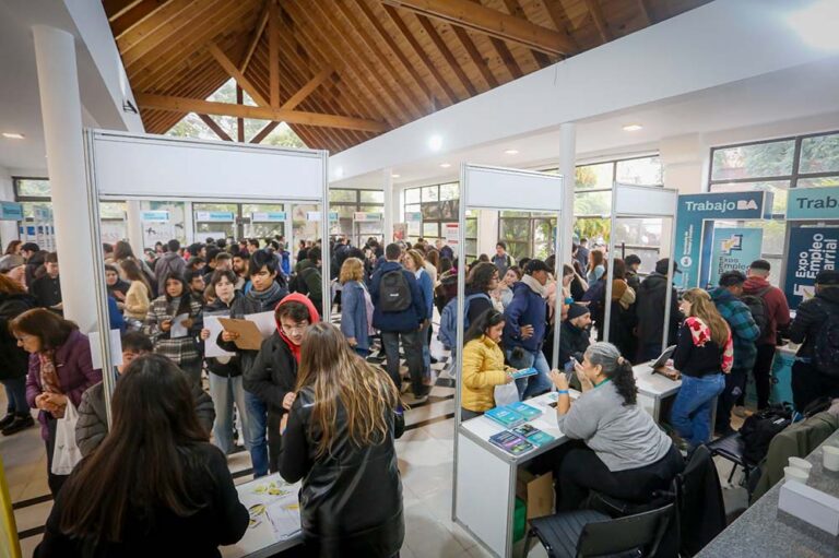 Más de 425 personas participaron de una nueva Expo Empleo Barrial para personas con discapacidad