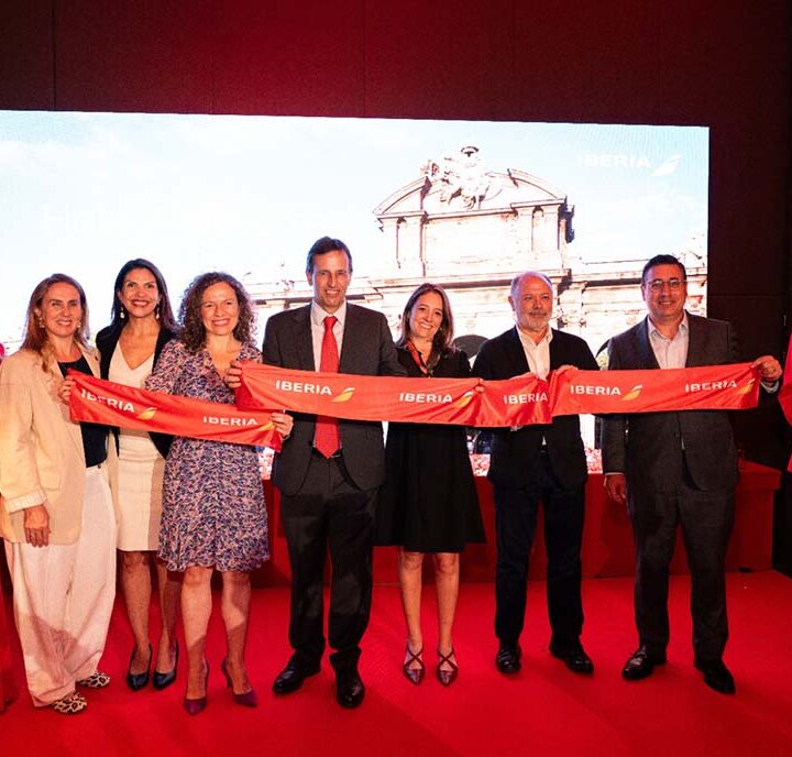 Iberia inaugura sus vuelos con Monterrey