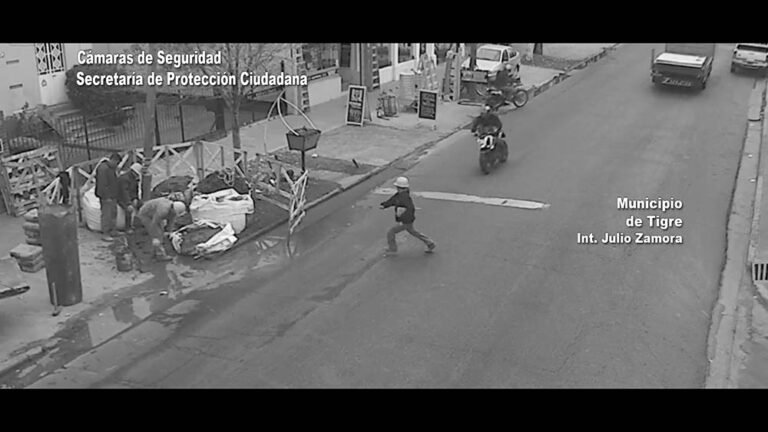 Imágenes sensibles de una imprudencia peatonal que casi termina en tragedia