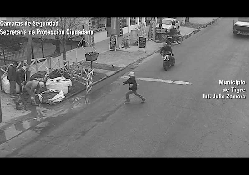 Imágenes sensibles de una imprudencia peatonal que casi termina en tragedia
