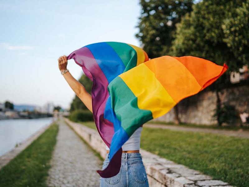 Ipsos Pride 2026: las personas esperan más coherencia de las marcas, mientras los derechos LGBT+ mantienen un fuerte respaldo a nivel global