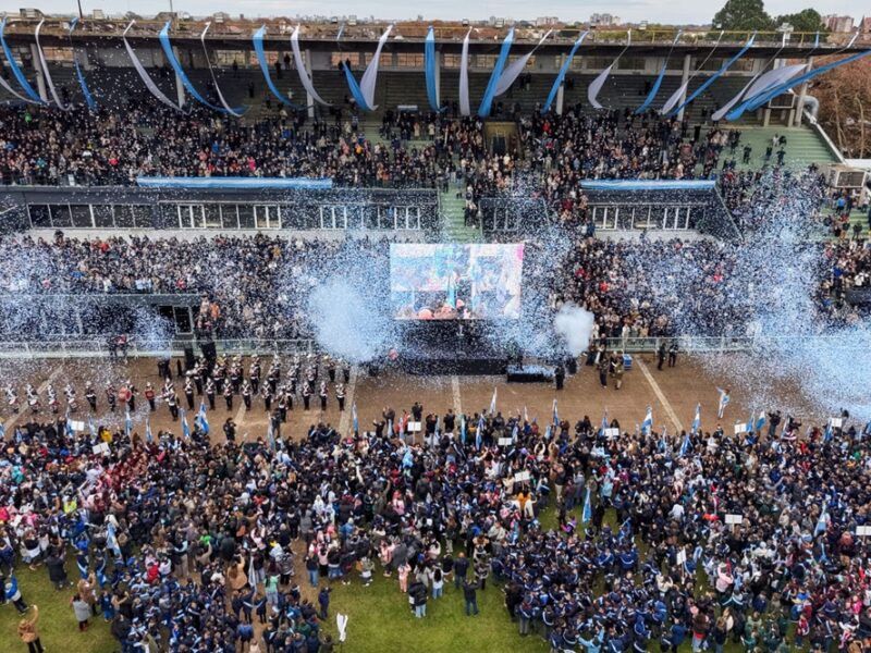 Promesa multitudinaria: 3.400 alumnos juraron lealtad a la bandera en San Isidro