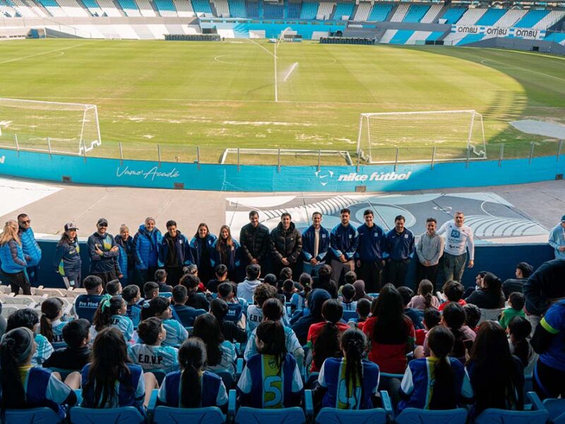 Más de 200 chicos y chicas participaron de las clínicas de fútbol de McDonald’s