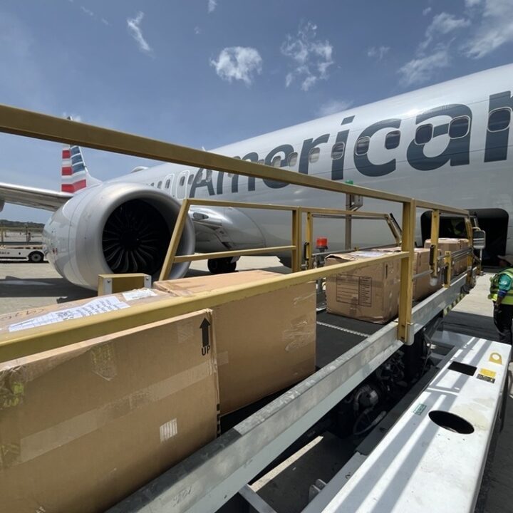 American Airlines opera un vuelo de ayuda humanitaria a Caracas, Venezuela