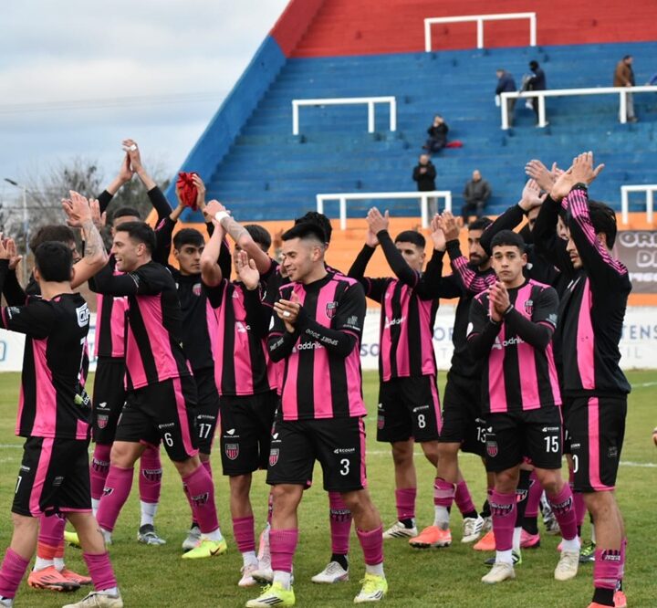 Más que una victoria: Atlético Escobar mostró carácter y bajó a Douglas Haig de la punta del Federal A