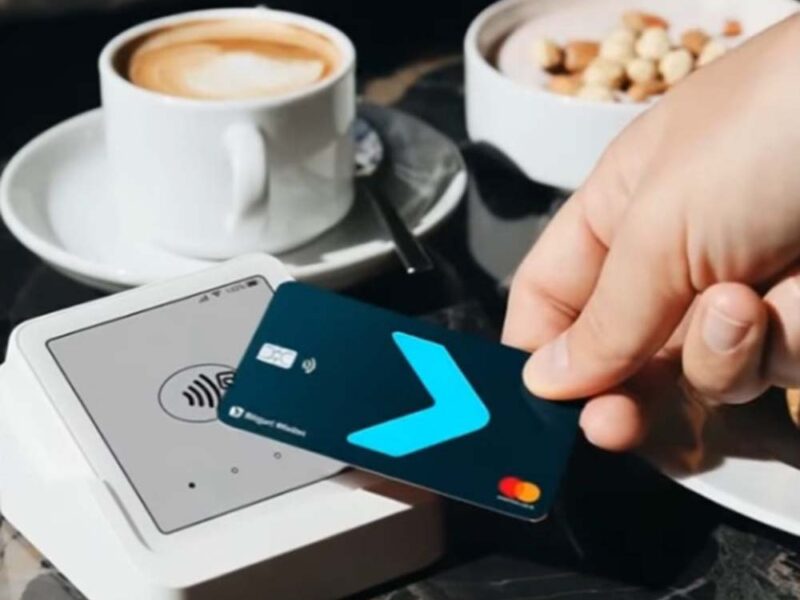 Llega a Argentina una tarjeta que recompensa con oro, acciones de Tesla y NVIDIA o Bitcoin por cada compra
