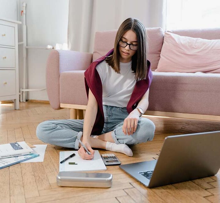 Educación financiera desde la adolescencia: hábitos que construyen futuro