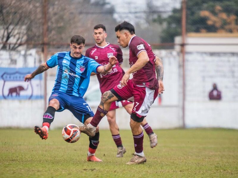 Atlético Escobar empató contra Defensores en Villa Ramallo y quedó más lejos de pelear por el primer ascenso