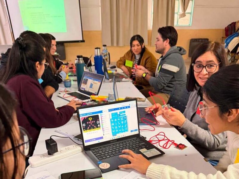 Escuelas de Añelo y Rincón de los Sauces fortalecerán la enseñanza con tecnología, robótica y programación a través de un programa de formación docente