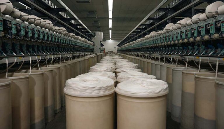 Producir menos también cuesta más: la pérdida de escala desafía a la industria textil