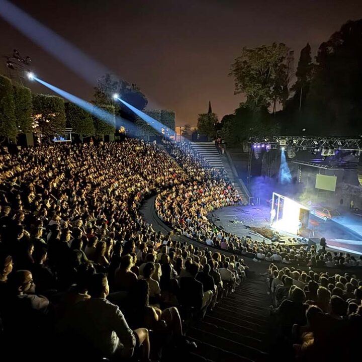 En el Mundial del teatro, Joaquín Furriel se puso la 10 y conquistó Barcelona con La verdadera historia de Ricardo III