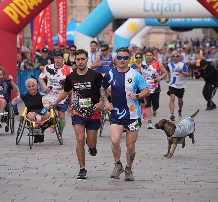 Récord histórico de 7.000 participantes en Hoy por Ti, la Carrera de la Virgen: Luján volvió a correr por la solidaridad