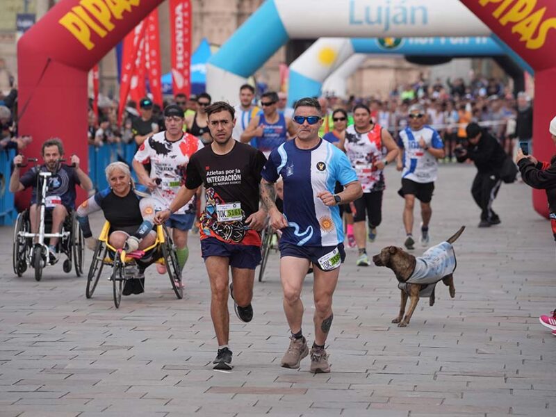 Récord histórico de 7.000 participantes en Hoy por Ti, la Carrera de la Virgen: Luján volvió a correr por la solidaridad