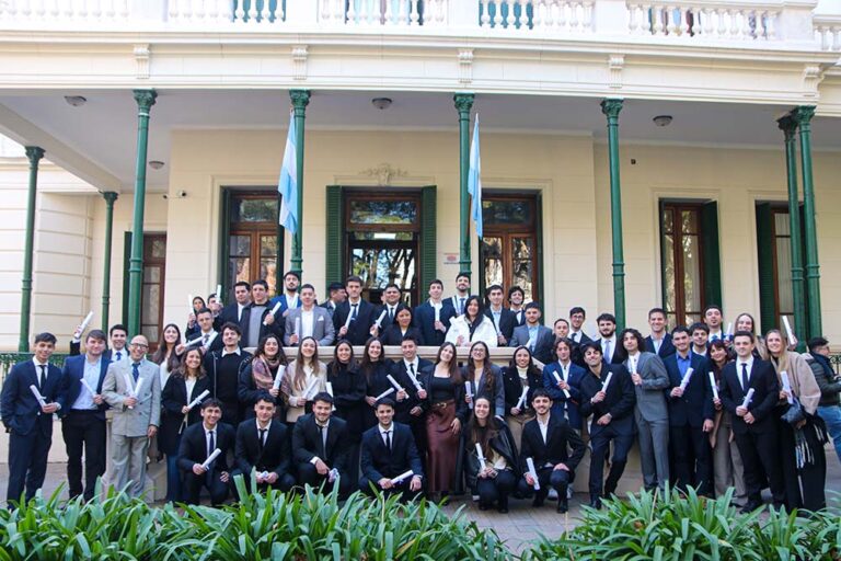 Una nueva generación de ingenieros celebró su graduación en la UNLP