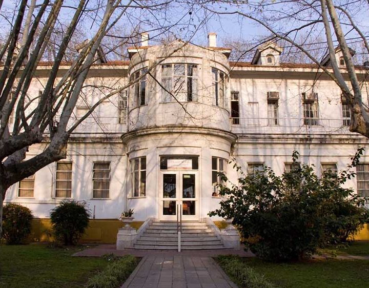 Una enfermedad poco frecuente, agresiva y de enorme impacto clínico, humano y científico