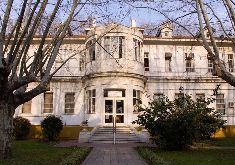 Una enfermedad poco frecuente, agresiva y de enorme impacto clínico, humano y científico