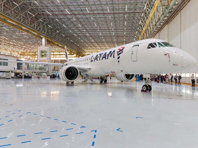 LATAM presenta la cabina de nuevos aviones Embraer E195-E2