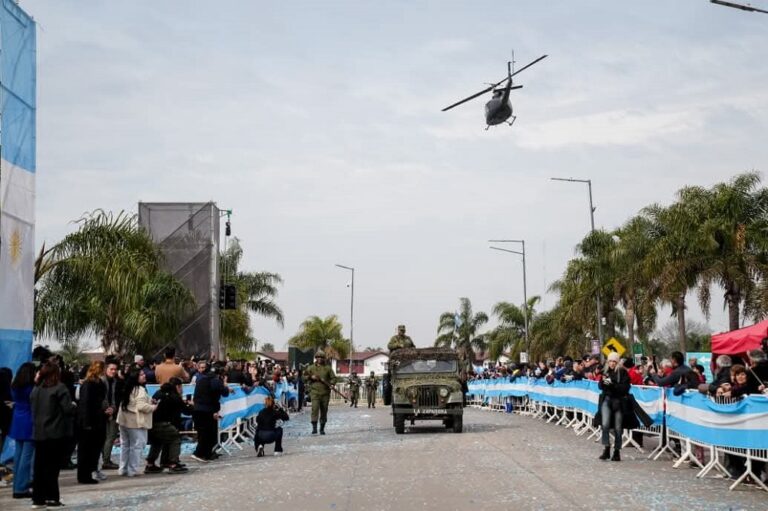 Malvinas argentinas celebró el 210° aniversario de la Independencia Argentina