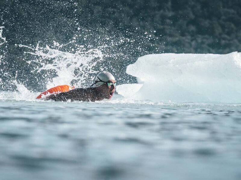 Comienza en El Calafate la Winter Swimming World Cup 2026: atletas de distintos países competirán frente al glaciar Perito Moreno
