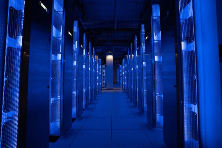 Schneider Electric y Motivair de Schneider Electric ofrecen soluciones de infraestructura de IA por un valor de más de 290 millones de dólares para el campus de centros de datos Lake Mariner de TeraWulf