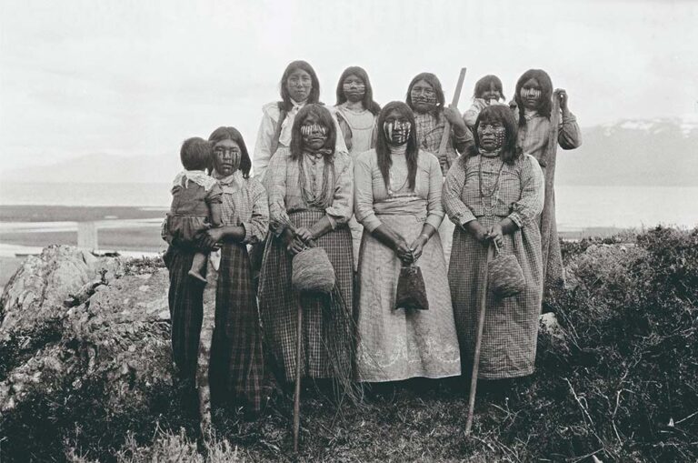 Una revisión del patrimonio fotográfico en torno a los pueblos originarios australes