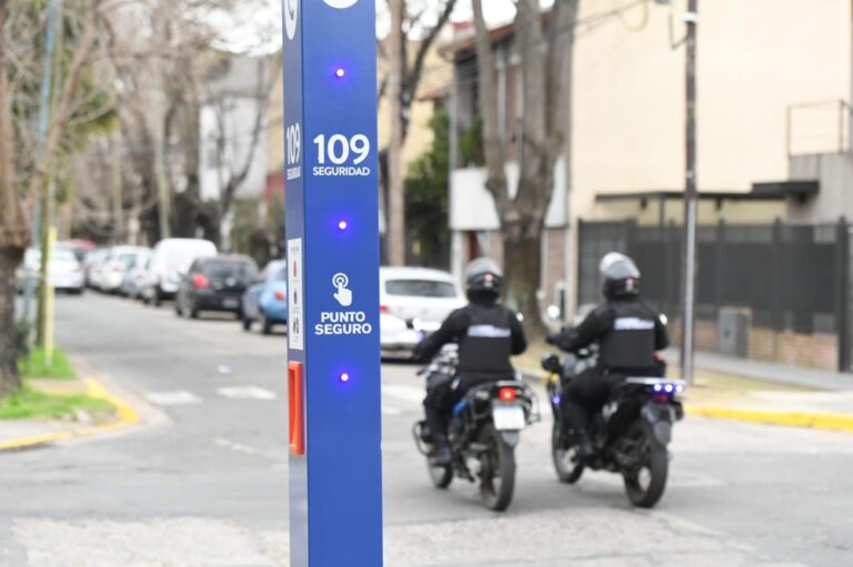 Vicente López ya instaló 204 Puntos Seguros para combatir el delito y asistir a los vecinos en casos de emergencias