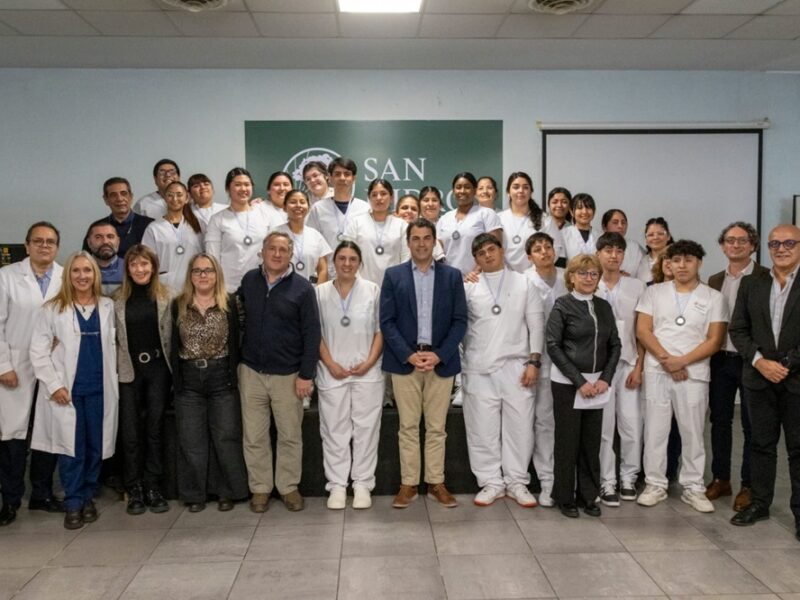 San Isidro celebró el egreso de 31 alumnos de la Escuela Municipal de Enfermería Universitaria