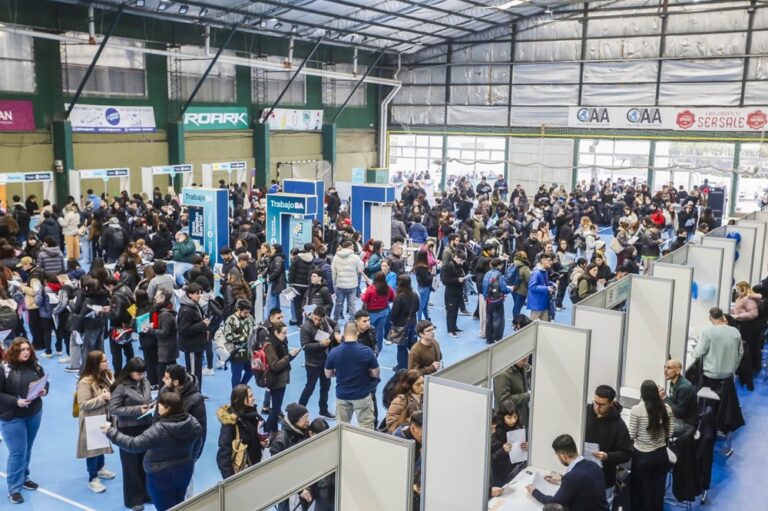 Más de 3.500 personas participaron hoy de Expo Empleo Barrial+ en Ferro, Caballito