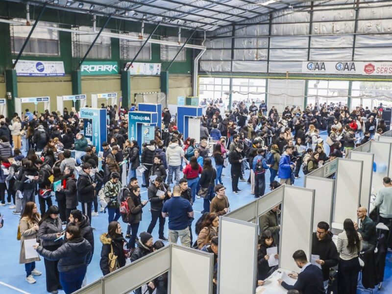 Más de 3.500 personas participaron hoy de Expo Empleo Barrial+ en Ferro, Caballito