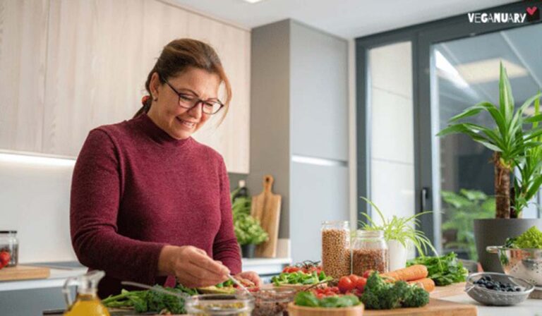 Tercera edad y veganismo: Los beneficios de la alimentación basada en plantas para pasar agosto