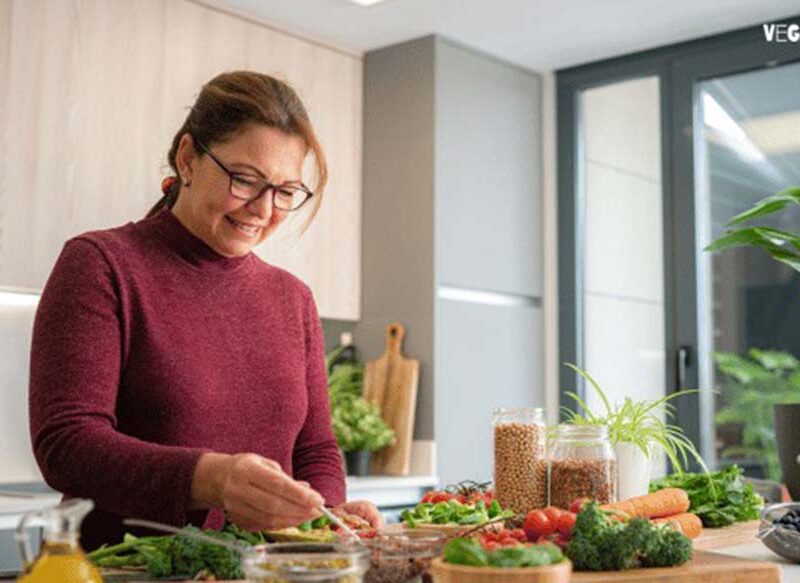 Tercera edad y veganismo: Los beneficios de la alimentación basada en plantas para pasar agosto