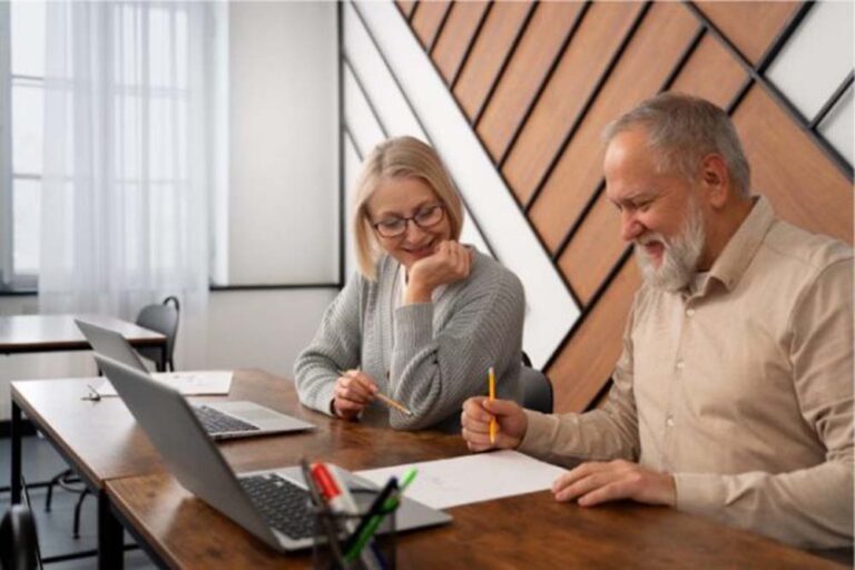 AMIA y BBVA lanzan la cuarta edición de “Emprender +55”