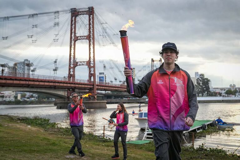 Spreen portó la Antorcha de los Juegos Suramericanos 2026 en Santa Fe