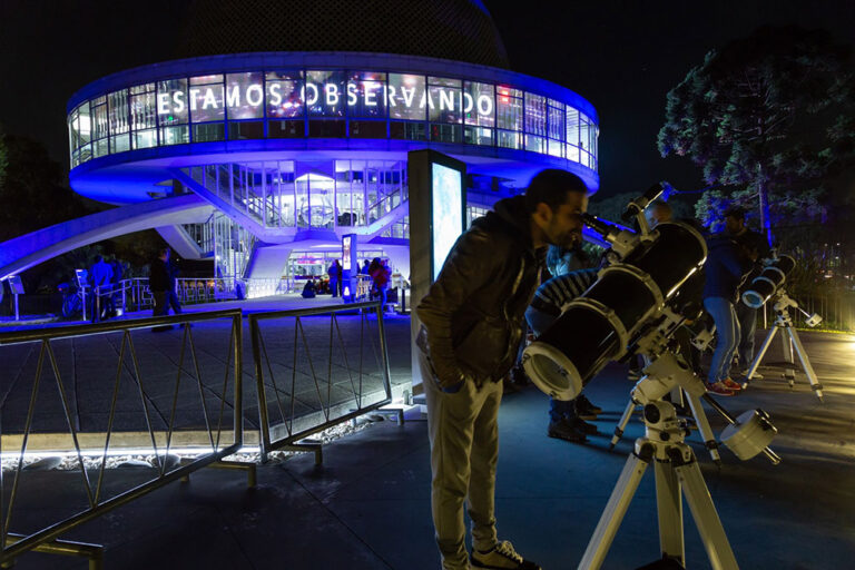 El Planetario invita a vivir el eclipse lunar más importante del año