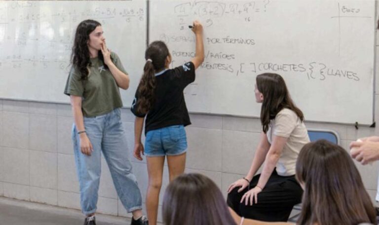 Enseñá por Argentina lanza un programa de formación docente sobre género y tecnología
