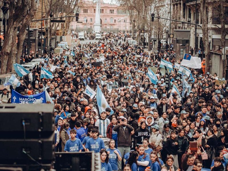 Una multitud colmó ayer las calles porteñas en una histórica edición de “Marcho por Jesús”