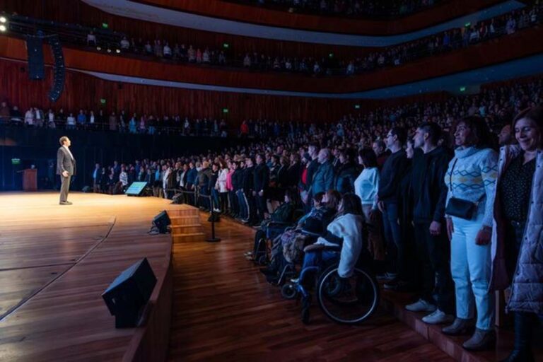 MARIO ALONSO PUIG llega con HAZ LO (IM)POSIBLE al TEATRO OPERA